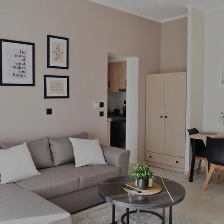Pnoe Apartments Káto Loutrákion 外观 照片
