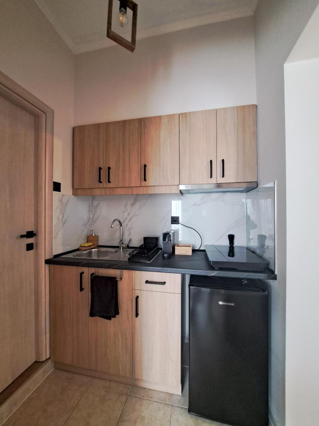 Pnoe Apartments Káto Loutrákion 外观 照片