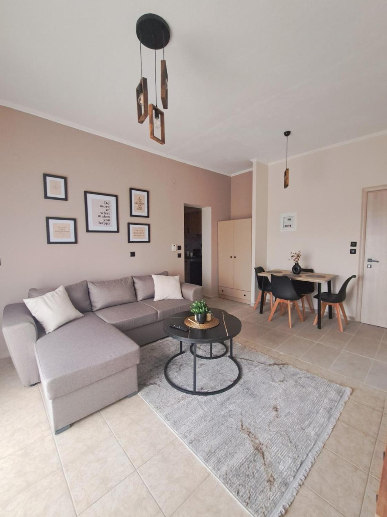 Pnoe Apartments Káto Loutrákion 外观 照片
