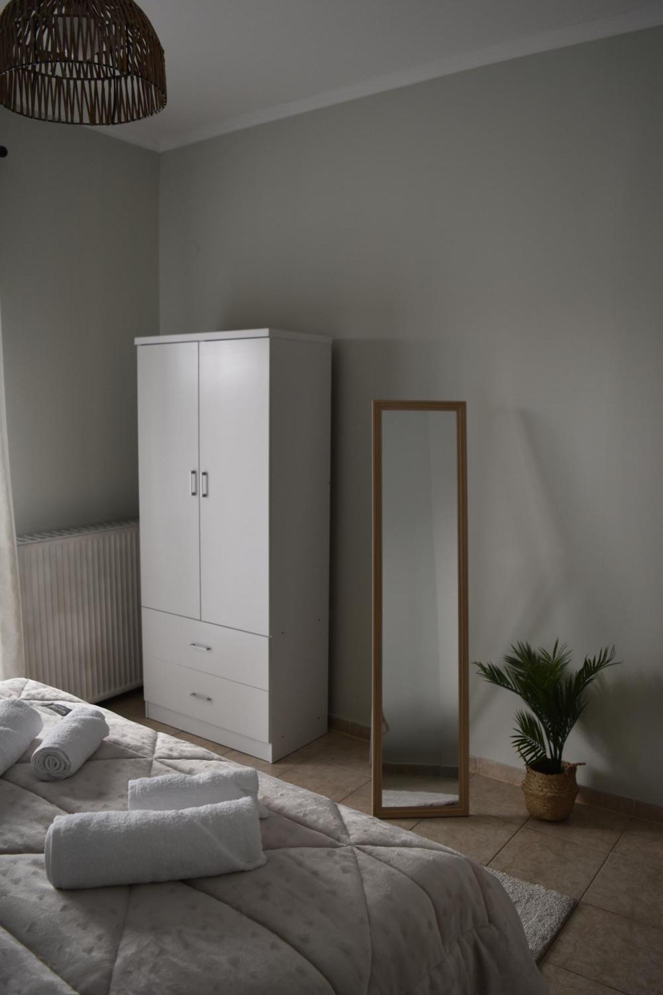 Pnoe Apartments Káto Loutrákion 外观 照片