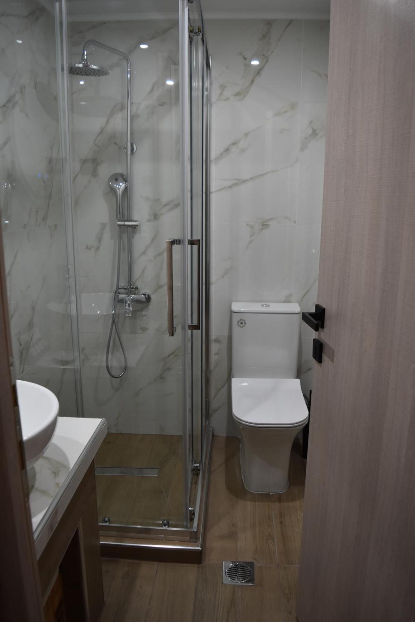 Pnoe Apartments Káto Loutrákion 外观 照片