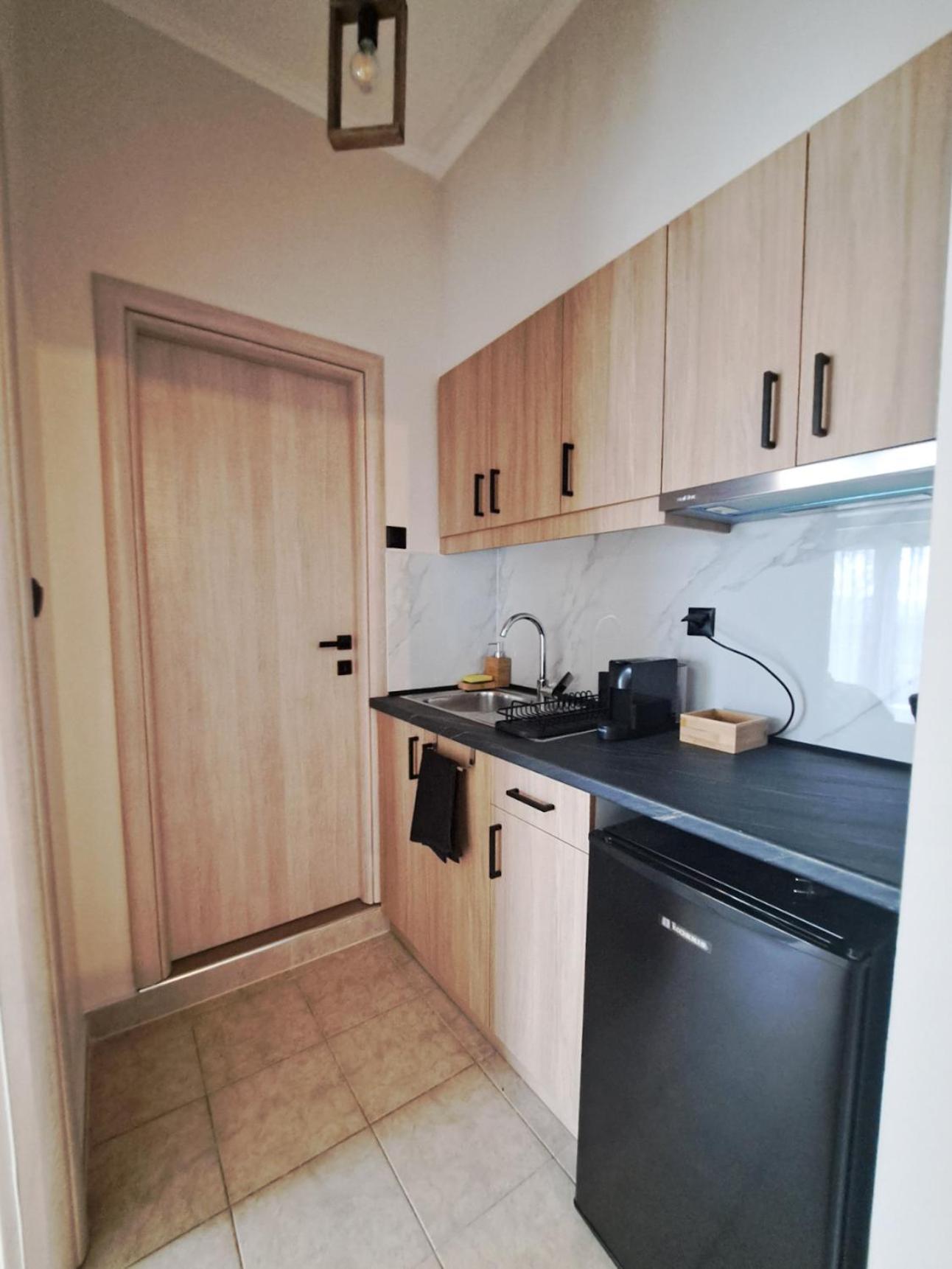 Pnoe Apartments Káto Loutrákion 外观 照片